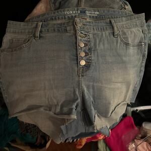 Torrid sz 18 vintage stretch denim 3.5 shorts